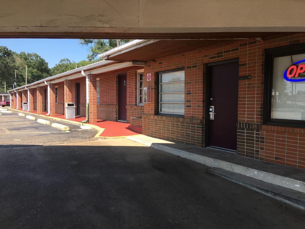 Best Value Inn Motel Sandusky Marianna Exterior photo