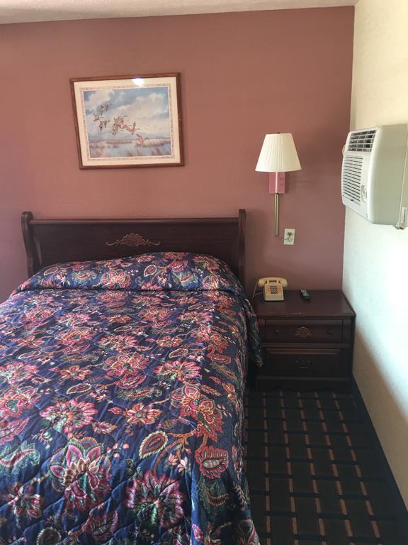 Best Value Inn Motel Sandusky Marianna Exterior photo