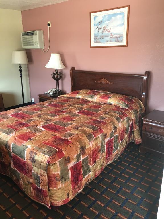 Best Value Inn Motel Sandusky Marianna Exterior photo