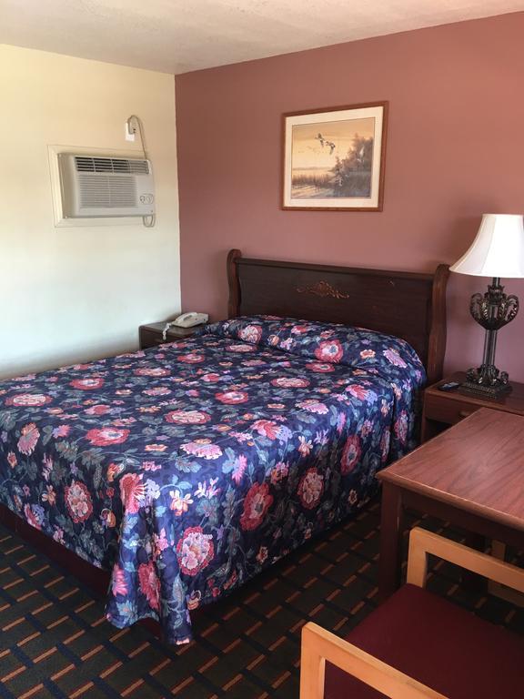 Best Value Inn Motel Sandusky Marianna Exterior photo