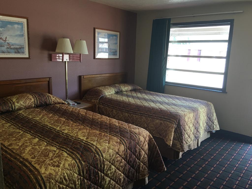 Best Value Inn Motel Sandusky Marianna Exterior photo