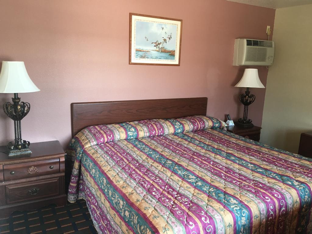 Best Value Inn Motel Sandusky Marianna Exterior photo