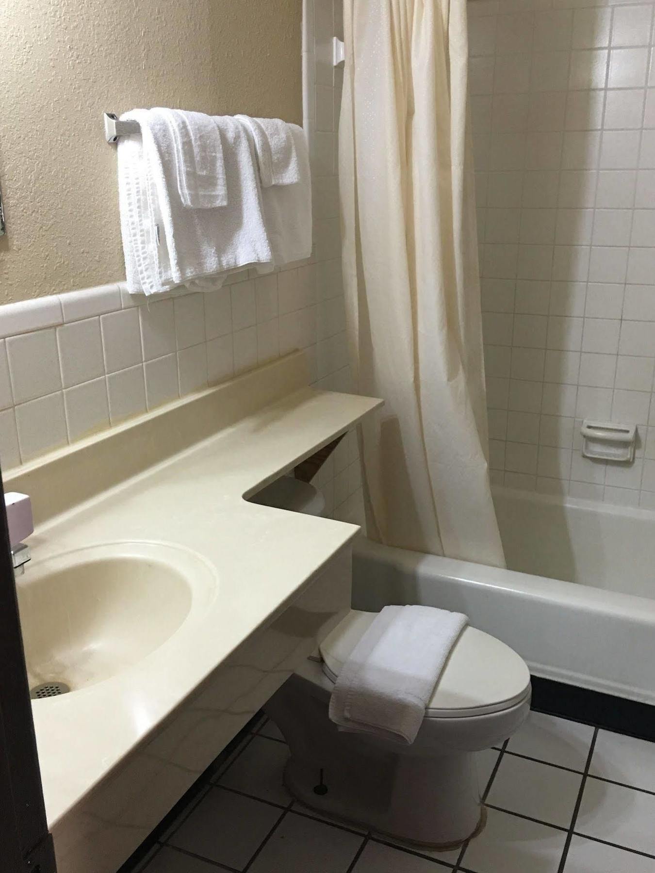Best Value Inn Motel Sandusky Marianna Exterior photo