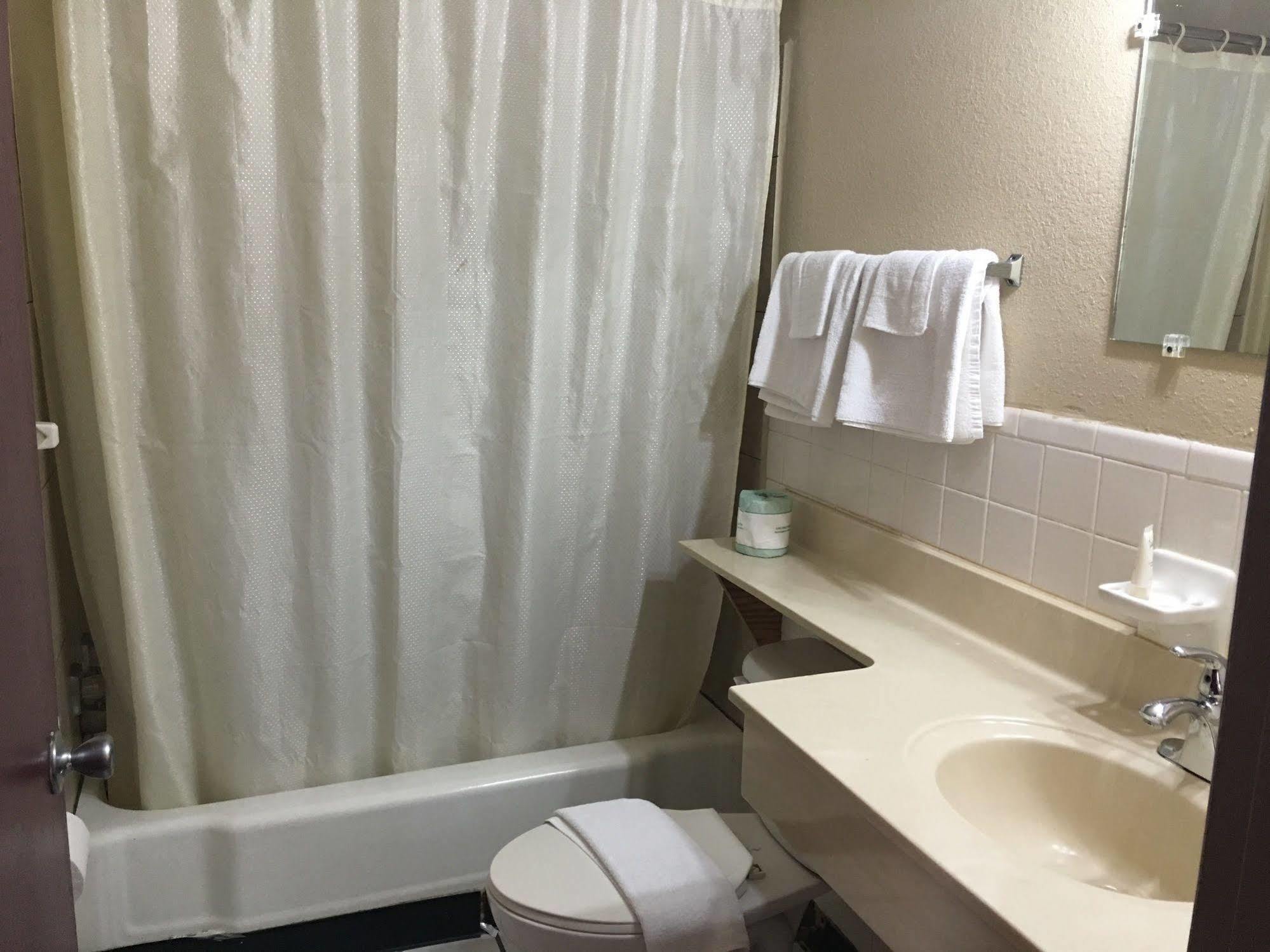 Best Value Inn Motel Sandusky Marianna Exterior photo