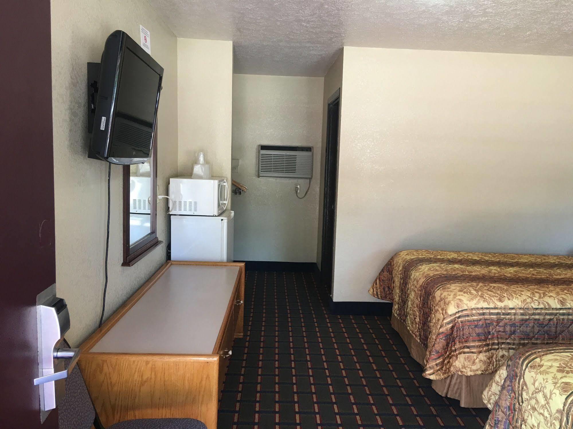 Best Value Inn Motel Sandusky Marianna Exterior photo